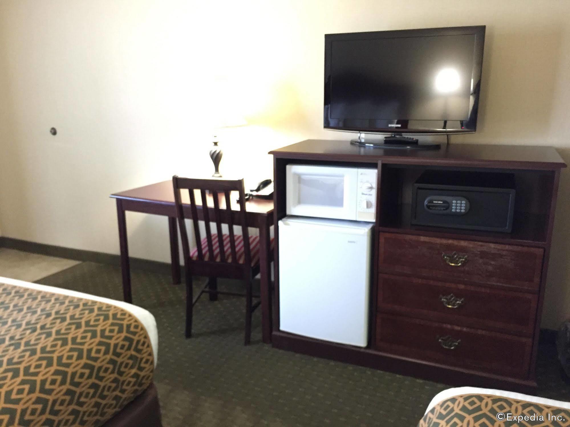Anaheim Camelot Inn & Suites Dış mekan fotoğraf