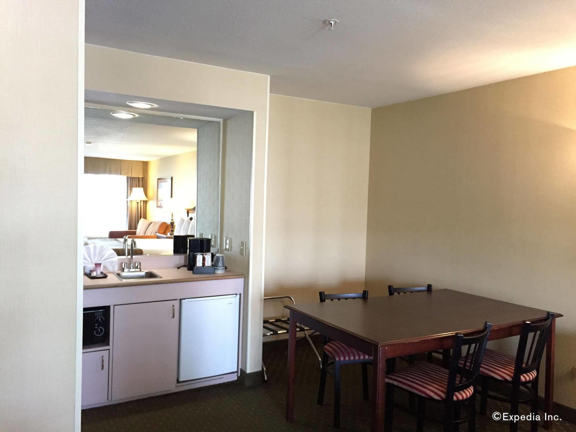 Anaheim Camelot Inn & Suites Dış mekan fotoğraf