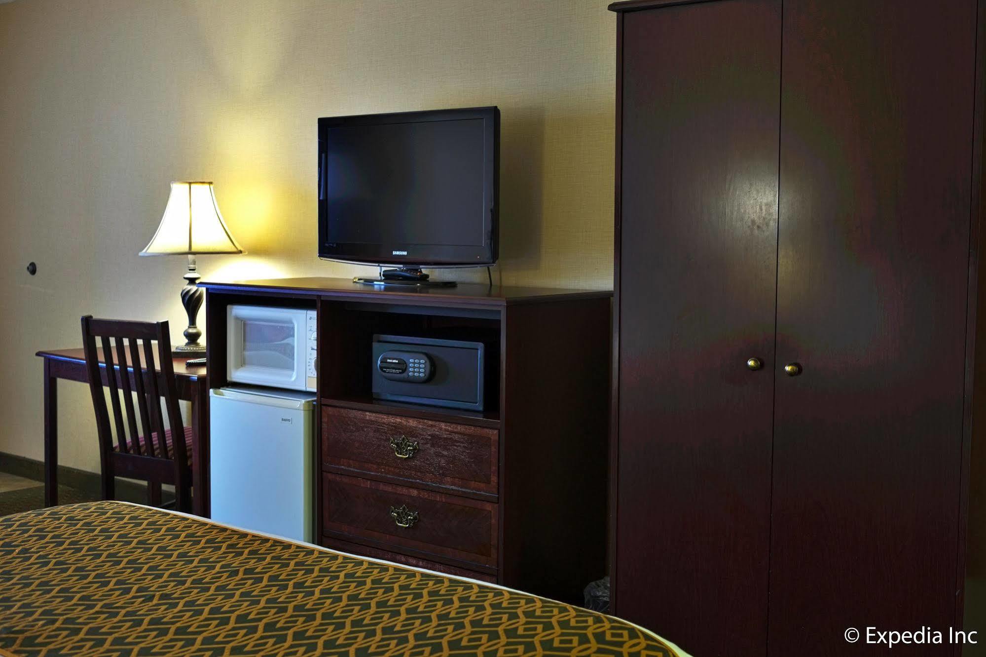 Anaheim Camelot Inn & Suites Dış mekan fotoğraf