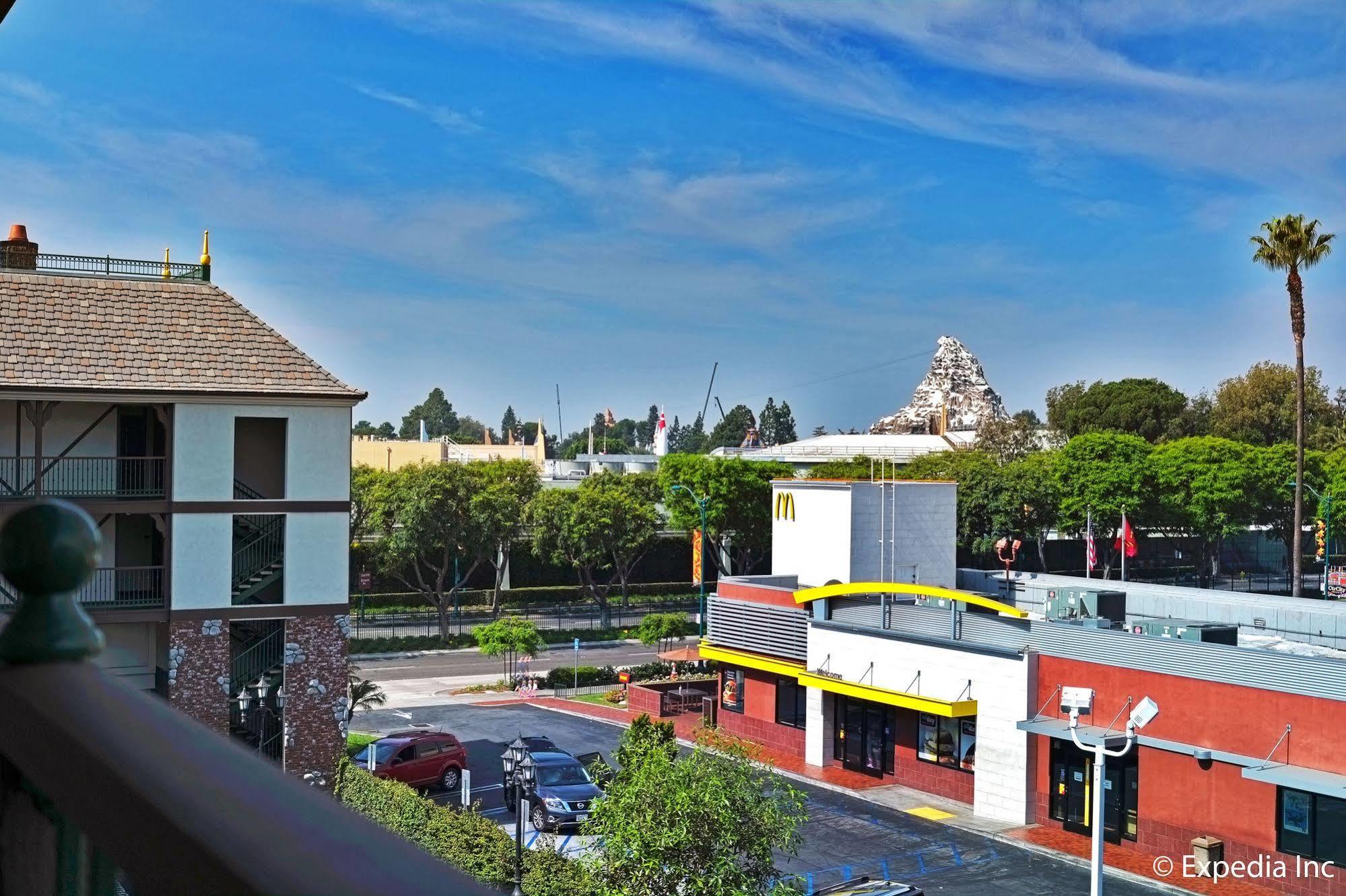 Anaheim Camelot Inn & Suites Dış mekan fotoğraf