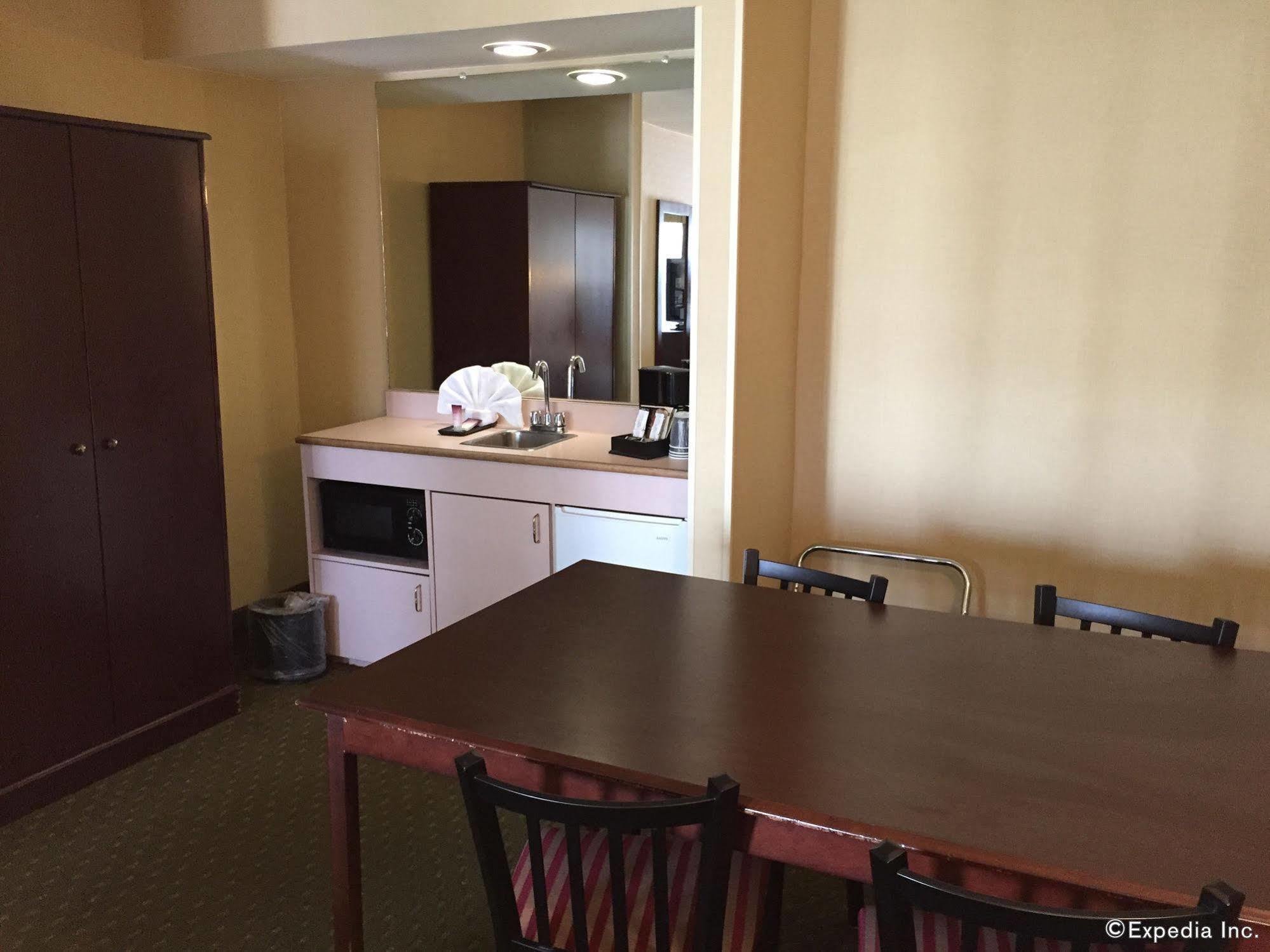 Anaheim Camelot Inn & Suites Dış mekan fotoğraf